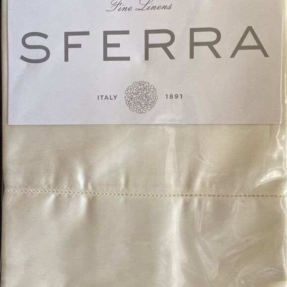 SFERRA Neveno Standard Pillowcase, Pair - Made in Italy. Color: Ivory - Picture 3 of 4